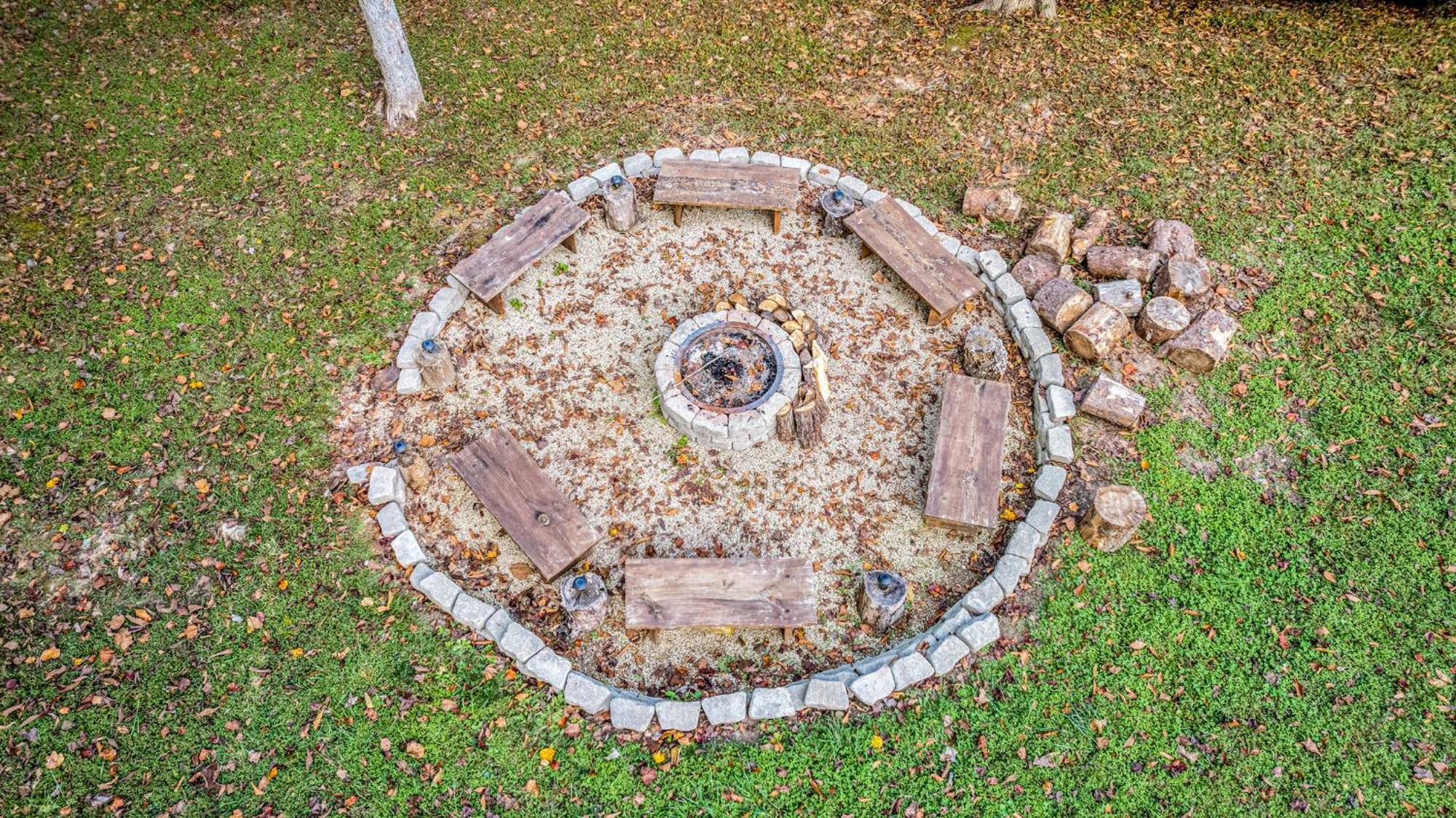 Relaxation Retreat - Pickleball Cabin - Wi-Fi, Fire Pit With Bar, Game Room, Hot Tub, Pool Access - Mins To Pf Sevierville Exteriér fotografie